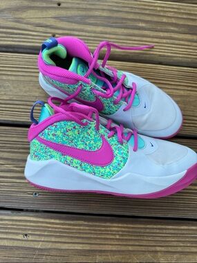 Nike Kids High-Top Basketball Sneakers size 4.5